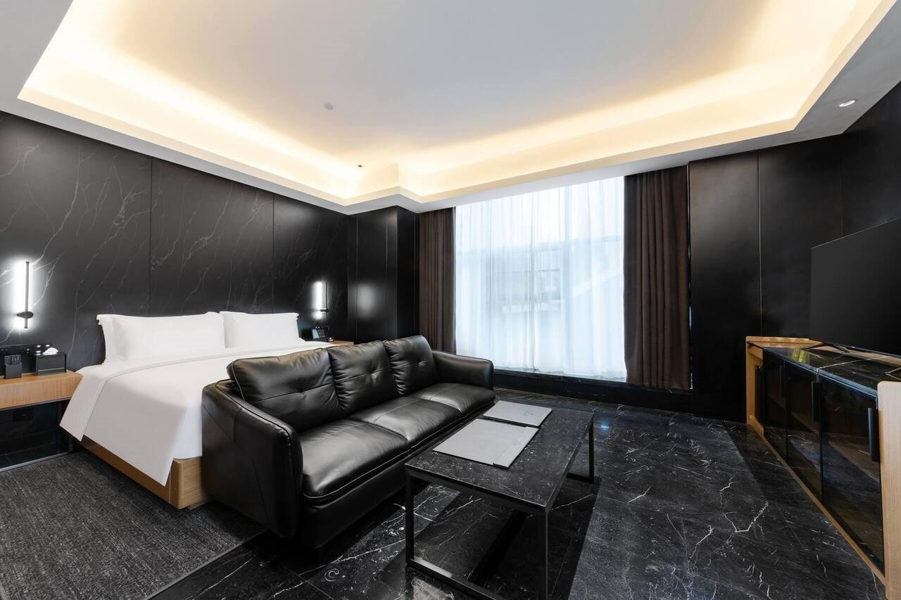 Ramada By Wyndham Wuhan Hankou Exterior photo