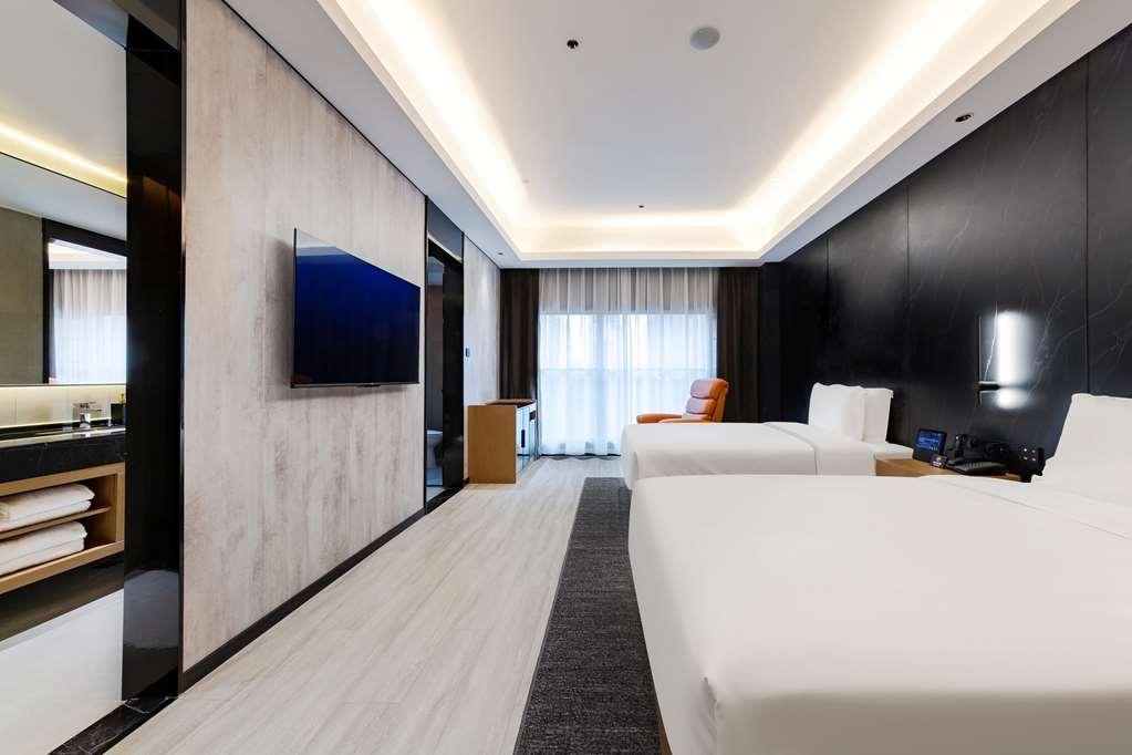 Ramada By Wyndham Wuhan Hankou Room photo