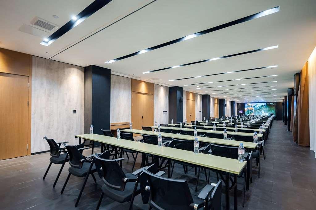 Ramada By Wyndham Wuhan Hankou Facilities photo